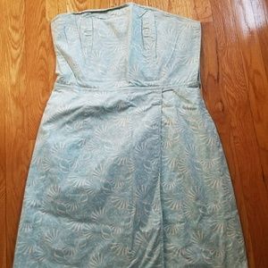 Vineyard vines blue seashell strapless dress.